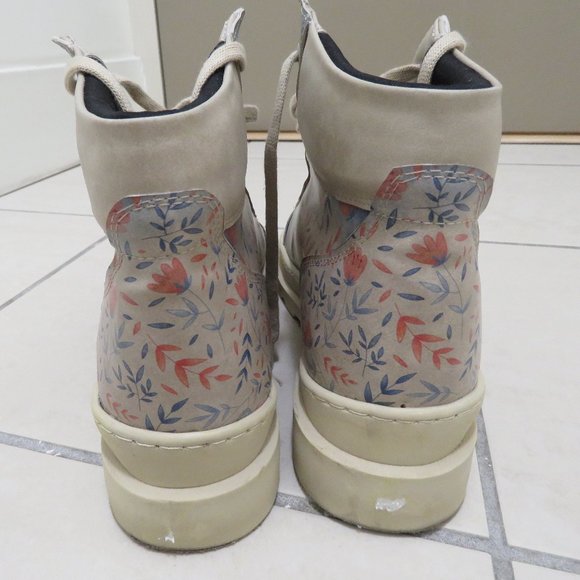 Dogo Women's Floral Lace Up Boots - Beige - Picture 13 of 16